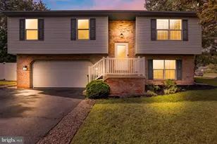 1 Burkey Dr, Denver, PA 17517 - Photo 2