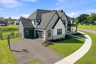 585 Dolly Dr, Lancaster, PA 17601 - Photo 1