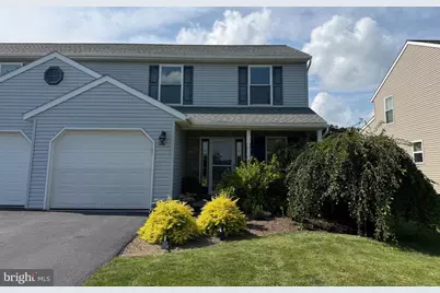 566 Daisy Drive, New Holland, PA 17557 - Photo 1