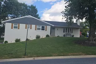 293 Tennyson Dr, Lancaster, PA 17602 - Photo 1
