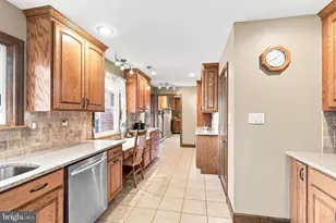 215 Wynwood Dr, Willow Street, PA 17584 - Photo 14