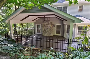 229 Poplar Ln, Elizabethtown, PA 17022 - Photo 2