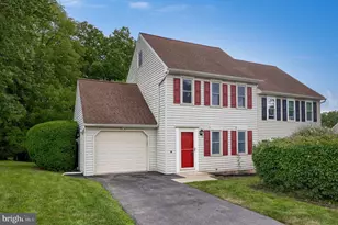 208 Fairfax Dr, Lancaster, PA 17603 - Photo 2
