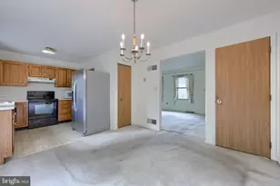 208 Fairfax Dr, Lancaster, PA 17603 - Photo 8