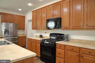663 Thoreau Dr, Mount Joy, PA 17552 - Photo 14