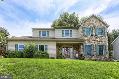 247 Hillcrest Lane, Elizabethtown, PA 17022 - Photo 2