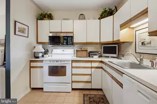 409 Stonegate Ct, Millersville, PA 17551 - Photo 10