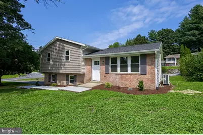 100 Spring Meadow Lane, Manor Township, PA 17582 - Photo 2