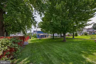 925 Maple St, Lititz, PA 17543 - Photo 8