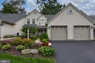 92 Hawk Valley Ln, Denver, PA 17517 - Photo 1