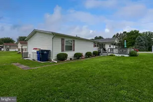 101 Lilly Dr, Ephrata, PA 17522 - Photo 30