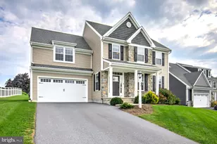 528 Spring Hollow Dr, New Holland, PA 17557 - Photo 2
