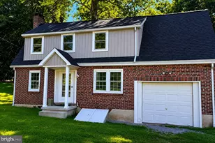 107 Crest Rd, Lititz, PA 17543 - Photo 1