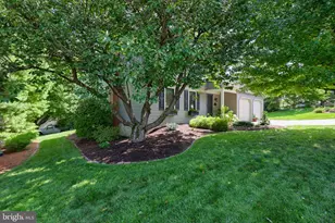 51 Blackberry Ln, Ephrata, PA 17522 - Photo 2
