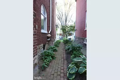 137 E Clay Street, Lancaster, PA 17602 - Photo 2