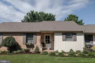 6350 Hollow Dr, East Petersburg, PA 17520 - Photo 4