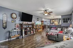 132 Amber Cir, New Holland, PA 17557 - Photo 8