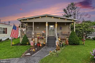 132 Amber Cir, New Holland, PA 17557 - Photo 1