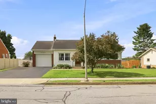 1242 Marie Ave, Ephrata, PA 17522 - Photo 2