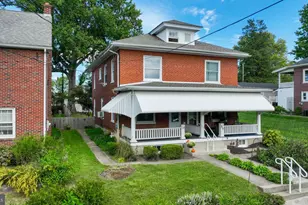 28 E Pine St, Ephrata, PA 17522 - Photo 1