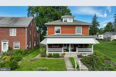 28 E Pine Street, Ephrata, PA 17522 - Photo 2