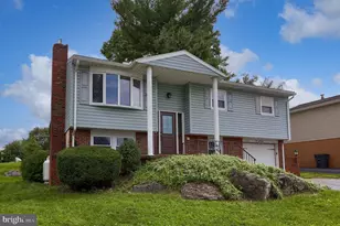 131 S Oak St, Lititz, PA 17543 - Photo 2