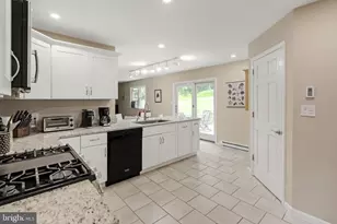 2225 Laurel Springs Dr, Narvon, PA 17555 - Photo 32