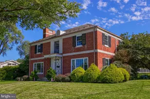 19 W King St, Ephrata, PA 17522 - Photo 2