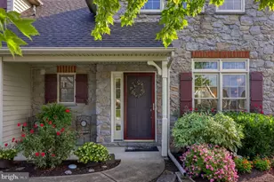 1077 Cambridge Dr, Manheim, PA 17545 - Photo 4