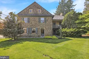 27 E Main St, Strasburg, PA 17579 - Photo 4