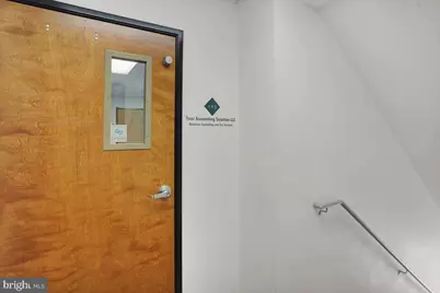 2137 Embassy Drive #208, Lancaster, PA 17603 - Photo 6