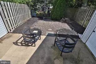 102 Garrett Cir, Ephrata, PA 17522 - Photo 2