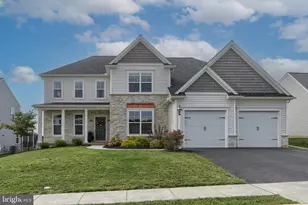 405 Royal Hunt Wy, Lititz, PA 17543 - Photo 1