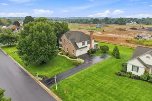 140 Olde Field Dr, Lititz, PA 17543 - Photo 4