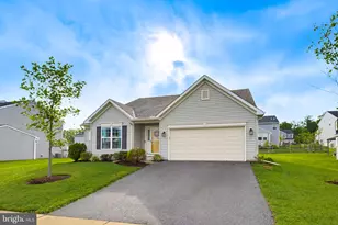 20 Cranberry Cir, Denver, PA 17517 - Photo 2