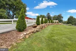 942 Valley Rd, Quarryville, PA 17566 - Photo 2