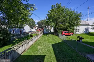 109 W Fulton St, Ephrata, PA 17522 - Photo 28