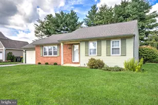 235 W Spruce St, New Holland, PA 17557 - Photo 2