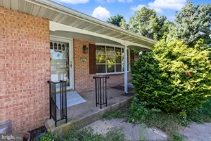 401 Penn View Dr, Millersville, PA 17551 - Photo 6