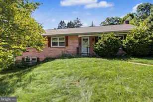 401 Penn View Dr, Millersville, PA 17551 - Photo 1