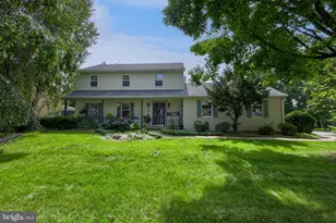 584 Laurel Ln, Lancaster, PA 17601 - Photo 1