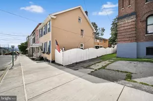 219 Walnut St, Columbia, PA 17512 - Photo 4