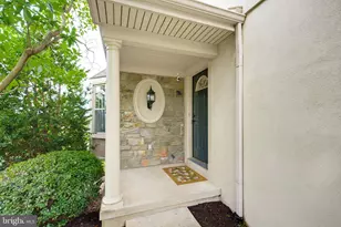 636 Royal View Dr, Lancaster, PA 17601 - Photo 4