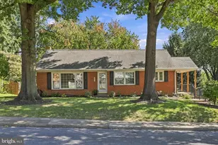 941 Pleasant View Rd, Ephrata, PA 17522 - Photo 1