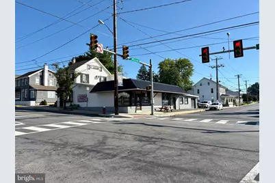 207 N Market Street, Elizabethtown, PA 17022 - Photo 2