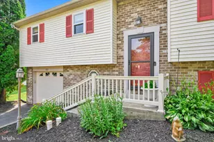 1915 Wilderness Rd, Lancaster, PA 17603 - Photo 2