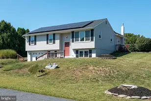 237 Buttonwood Dr, Elizabethtown, PA 17022 - Photo 2