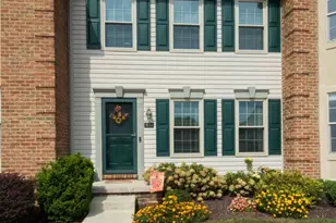 636 Cobblestone Ln, Lancaster, PA 17601 - Photo 2