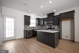 2437 Spring Water Cir, Lancaster, PA 17601 - Photo 20