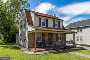 233 E Fulton St, Ephrata, PA 17522 - Photo 2